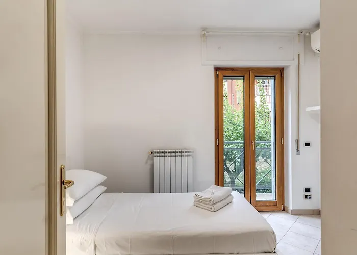 Spacious Flat Near Vaticano Apartment